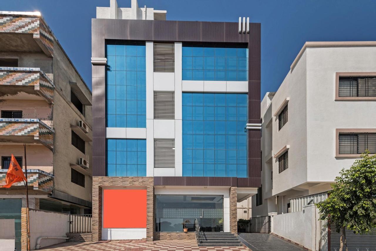 Oyo Flagship 19196 Shree Sai Niladri Residency Shirdi Eksteriør billede